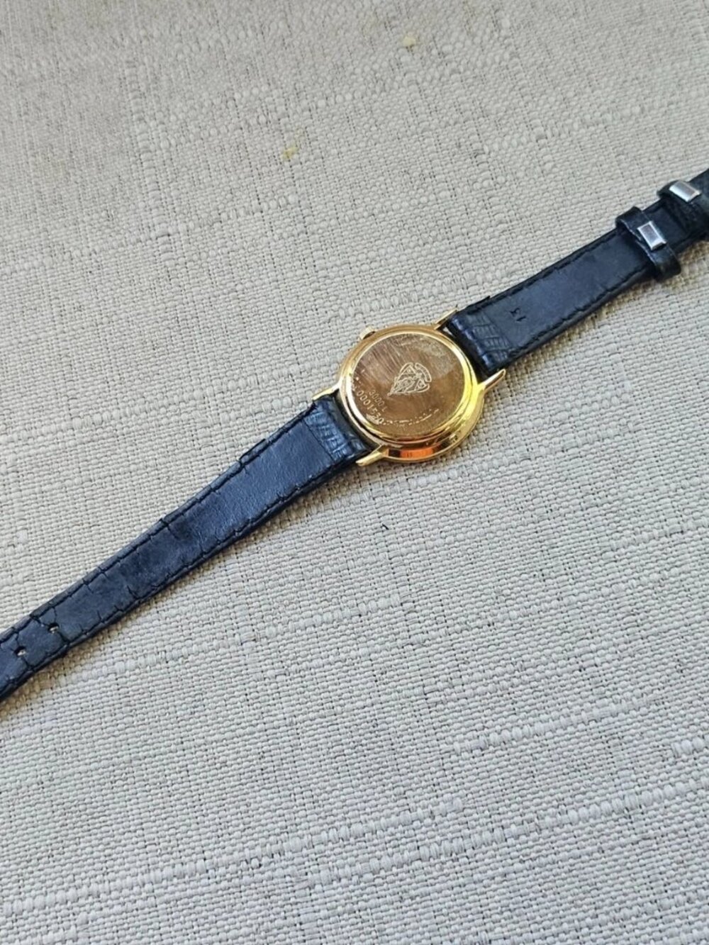 Vintage Gucci Women Wristwatch Gold Tone Case Swiss Made Analog Watch Auth - Picture 10 of 12